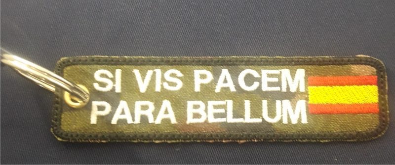LLAVERO PARA BELLUM BANDERA 135X30 MM